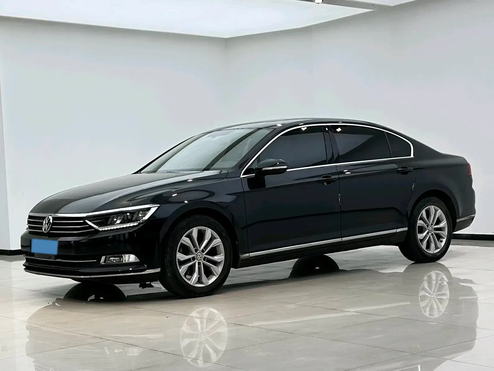 2019 VOLKSWAGEN MAGOTAN view 1