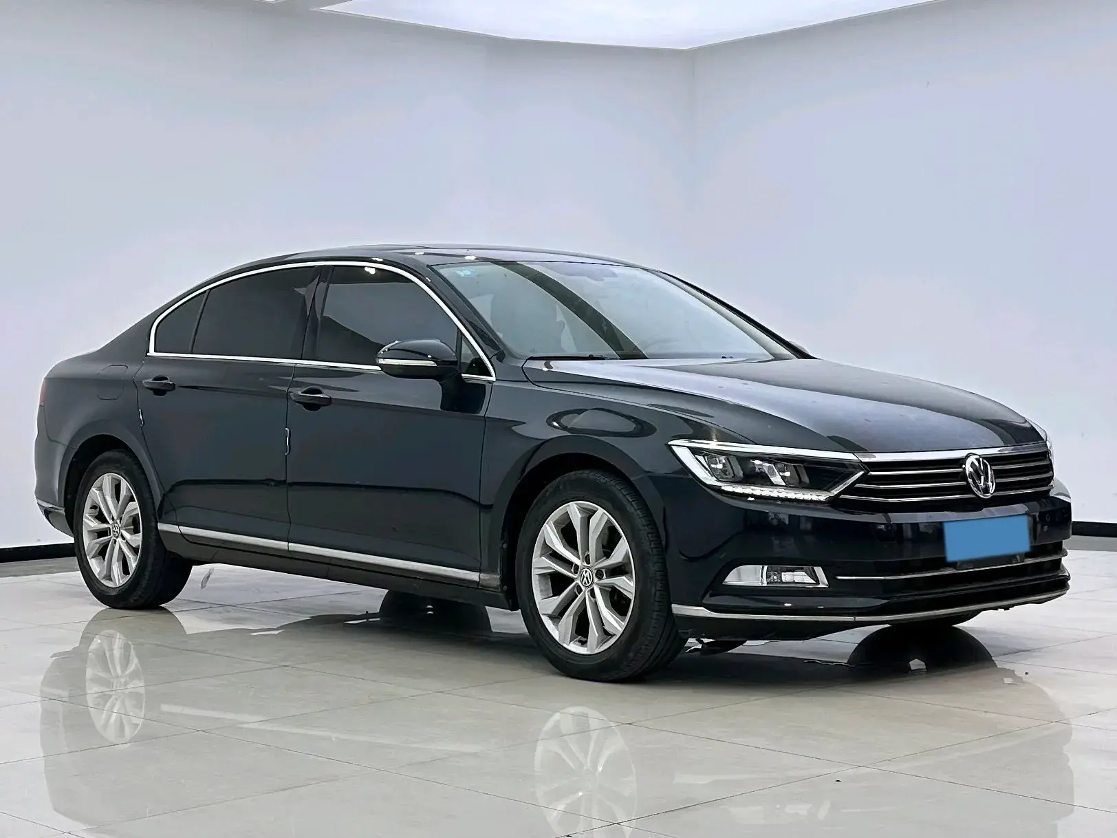 2019 VOLKSWAGEN MAGOTAN thumbnail 2