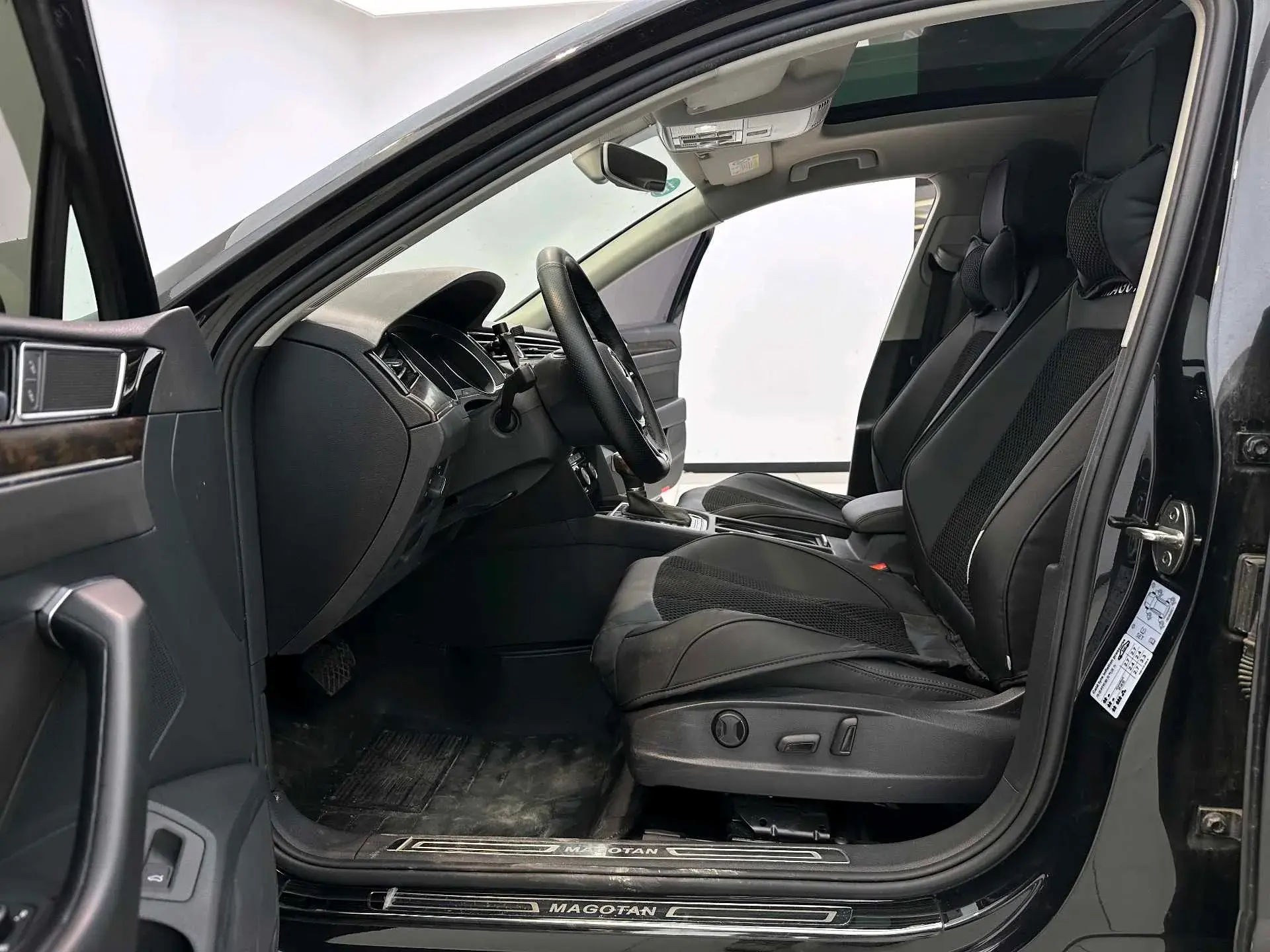 2019 VOLKSWAGEN MAGOTAN thumbnail 4