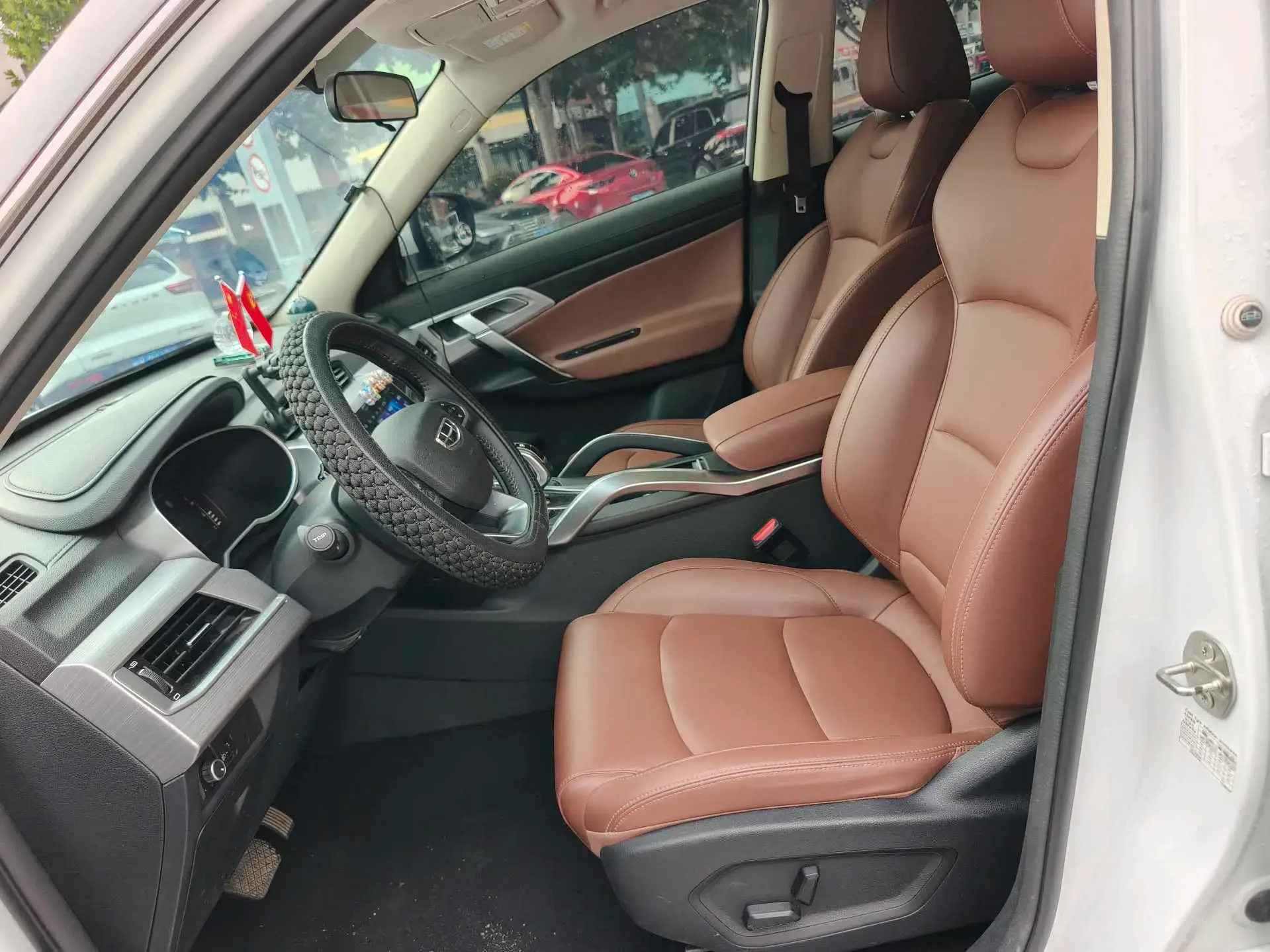 2021 GEELY AZKARRA thumbnail 4