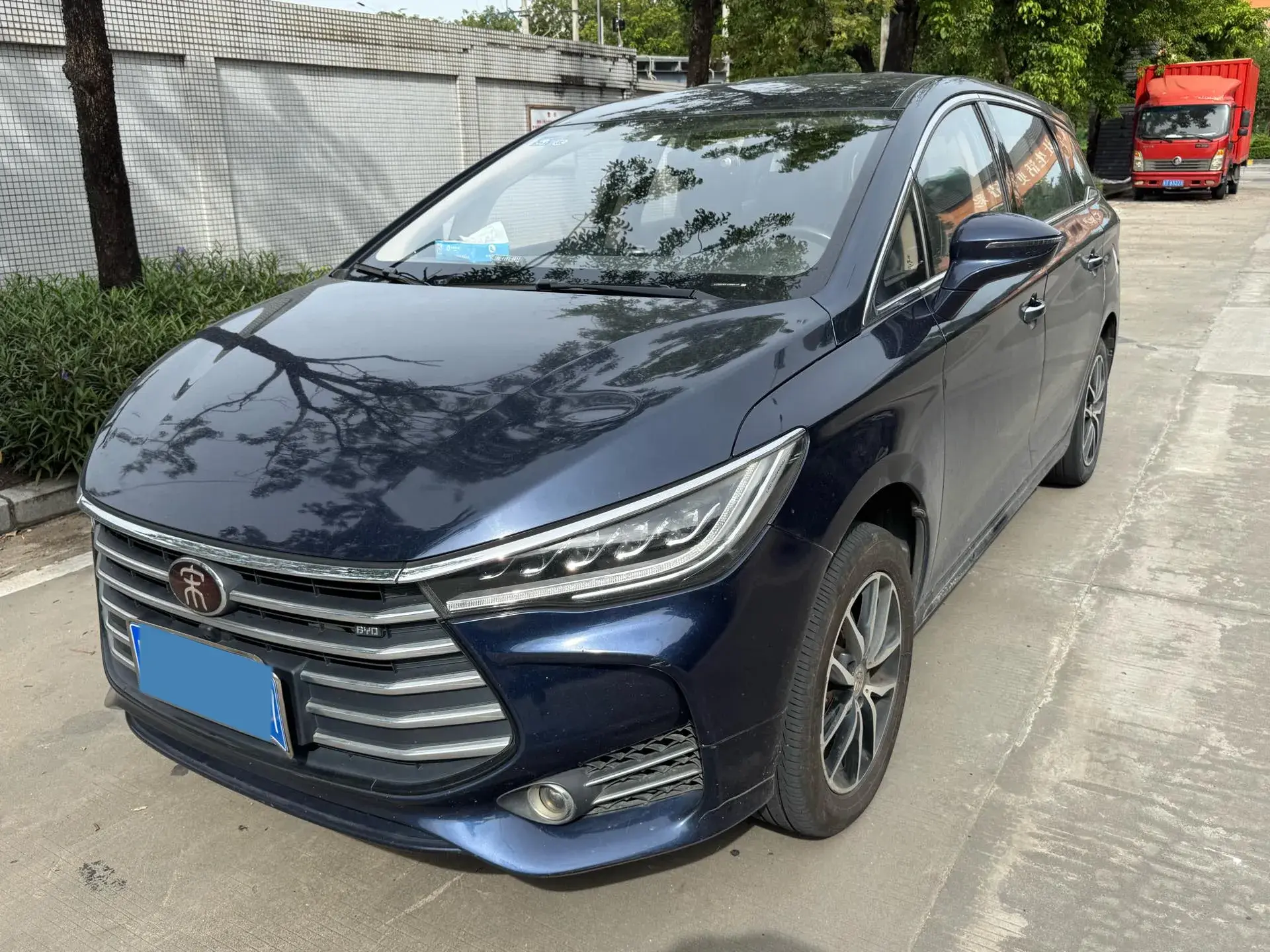 2018 BYD SONG view 1