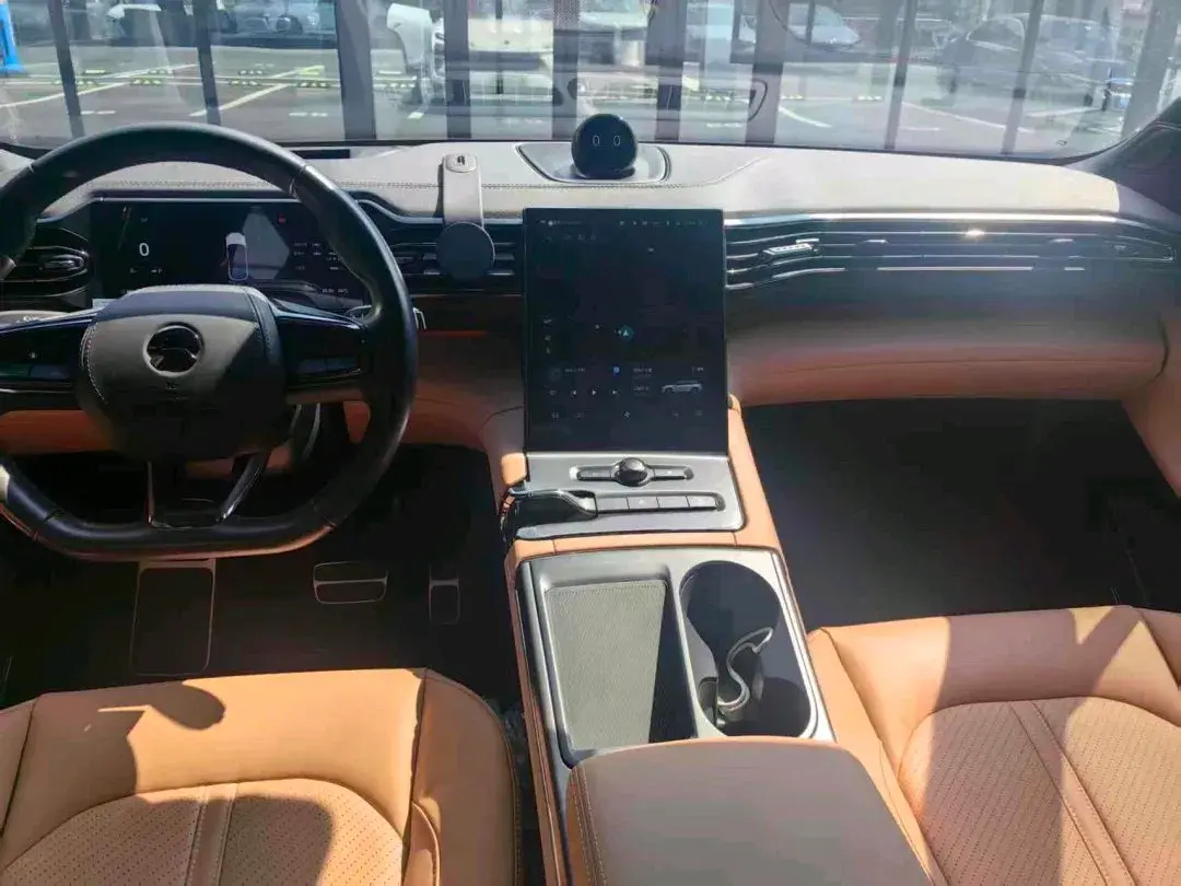 2020 NIO ES6 thumbnail 3