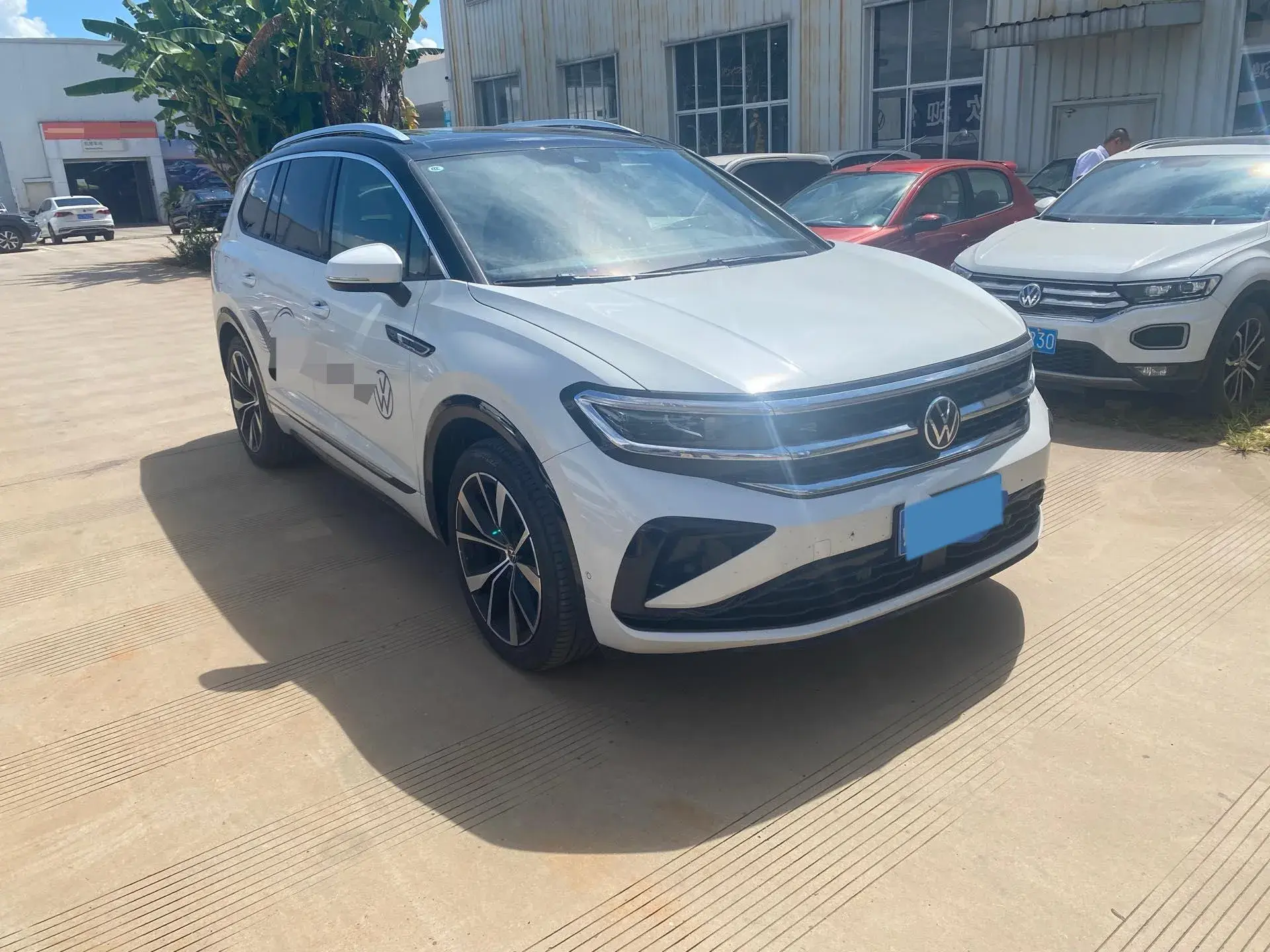 2023 VOLKSWAGEN TALAGON thumbnail 3