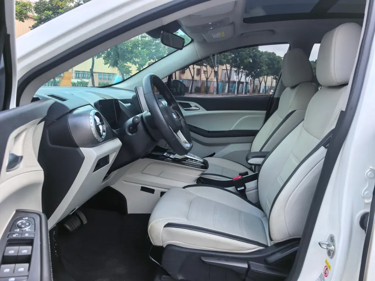 2021 BYD YUAN thumbnail 4