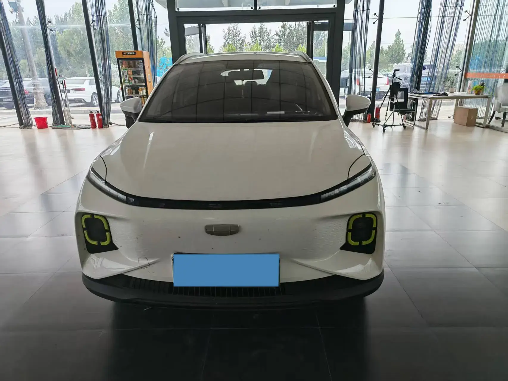 2023 GEOMETRY E thumbnail 2