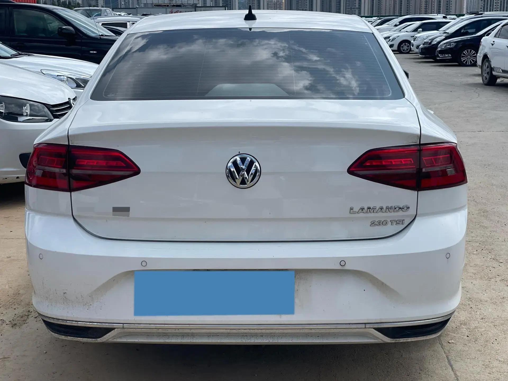 2021 VOLKSWAGEN LAMANDO thumbnail 3