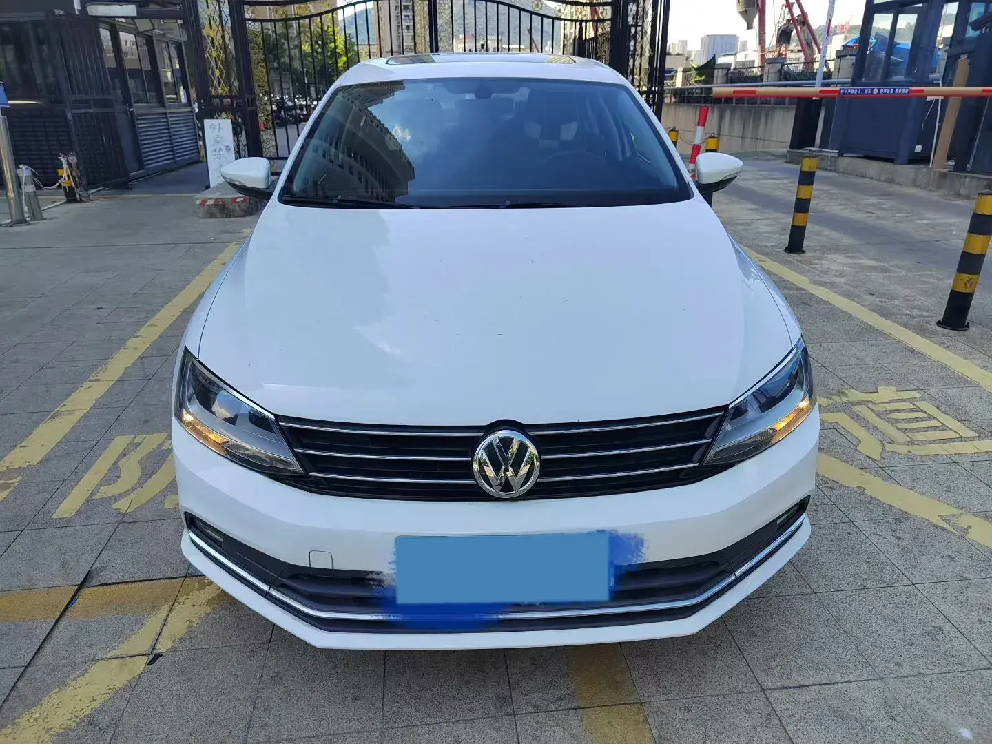 2018 VOLKSWAGEN SAGITAR thumbnail 2