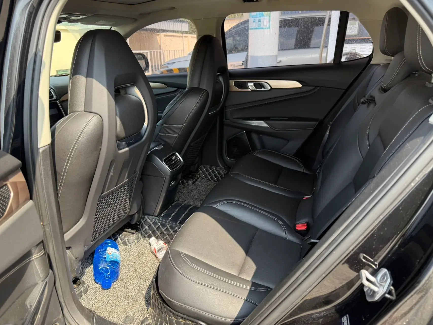 2018 LYNK&CO 01 thumbnail 4