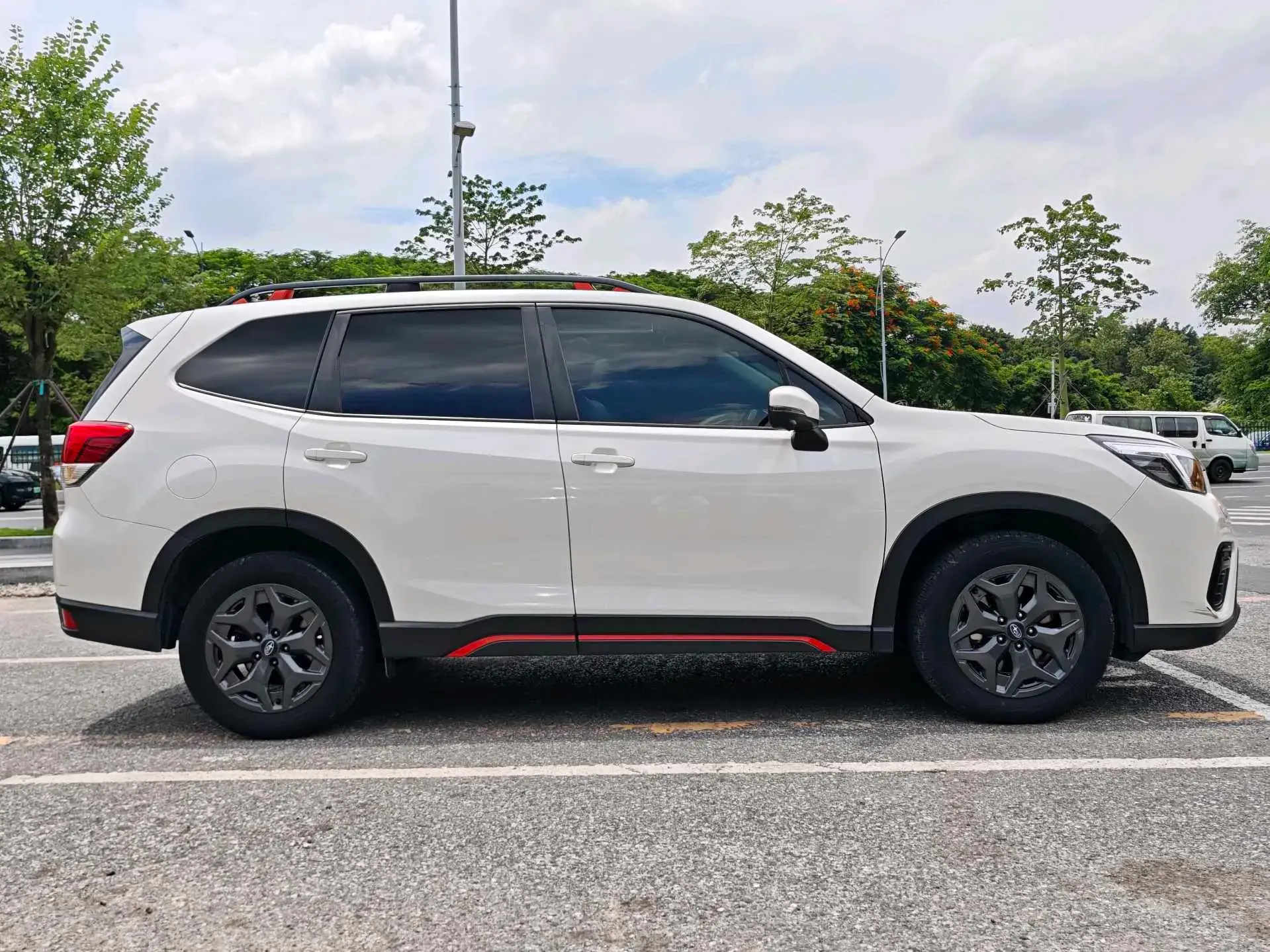 2021 SUBARU FORESTER thumbnail 3