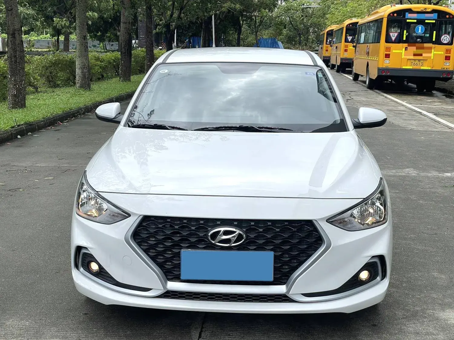 2017 HYUNDAI CELESTA thumbnail 2
