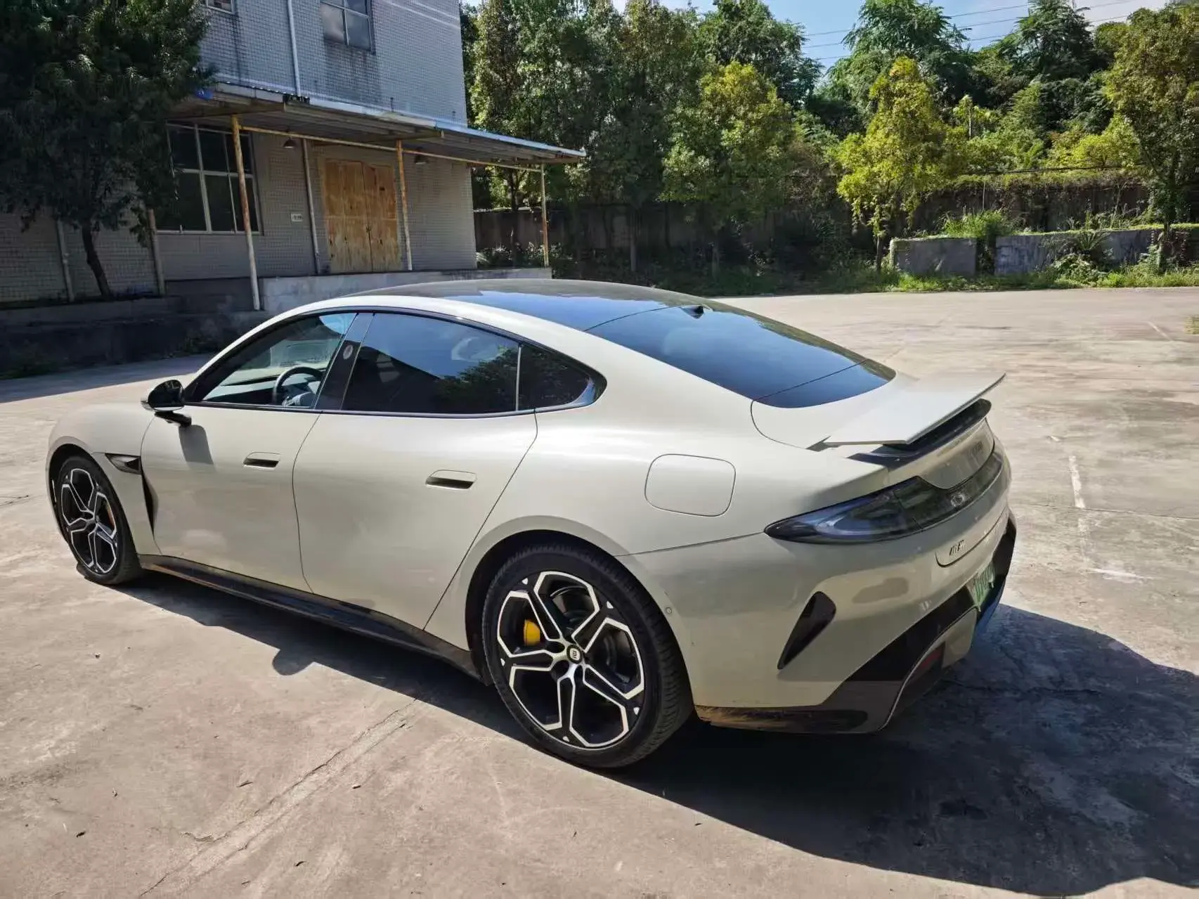 2024 MI SU7 thumbnail 2