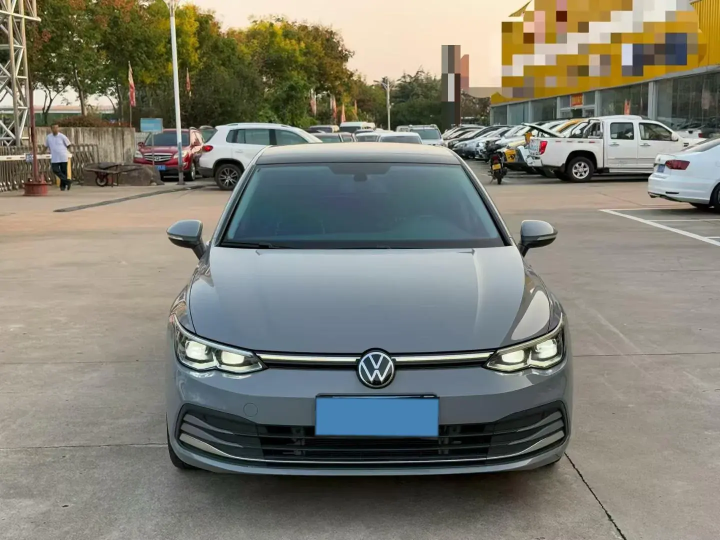 2023 VOLKSWAGEN GOLF thumbnail 3
