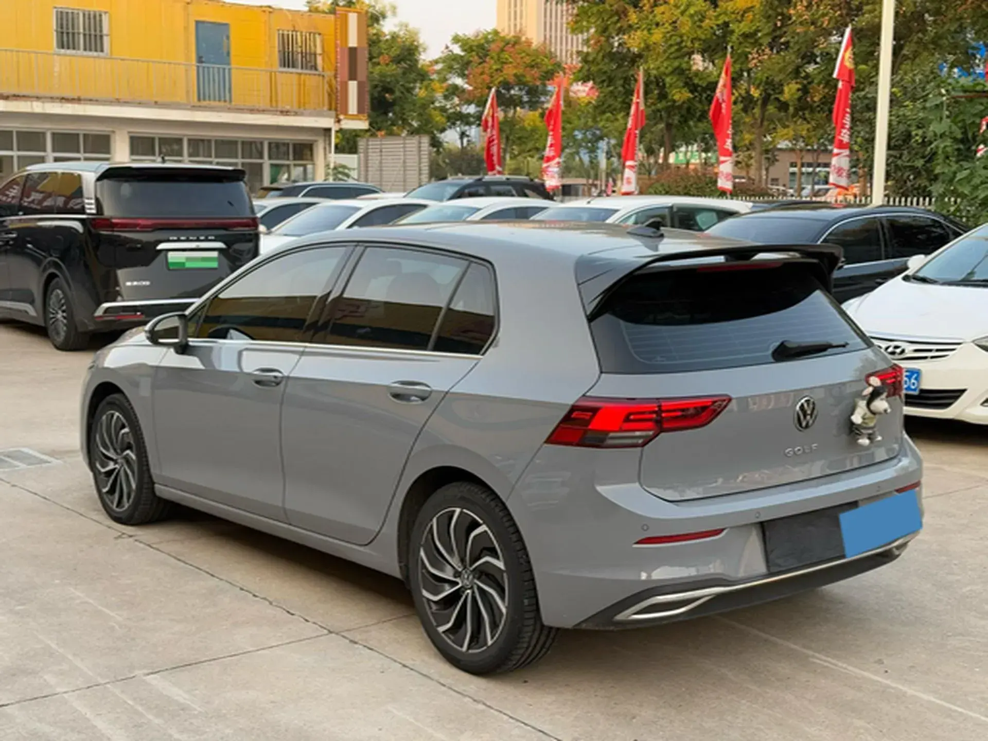 2023 VOLKSWAGEN GOLF thumbnail 4