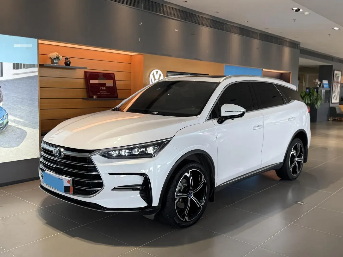 2021 BYD TANG view 1