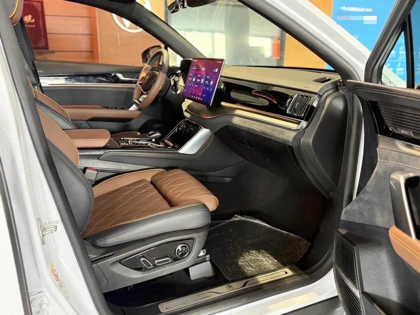 2021 BYD TANG thumbnail 4