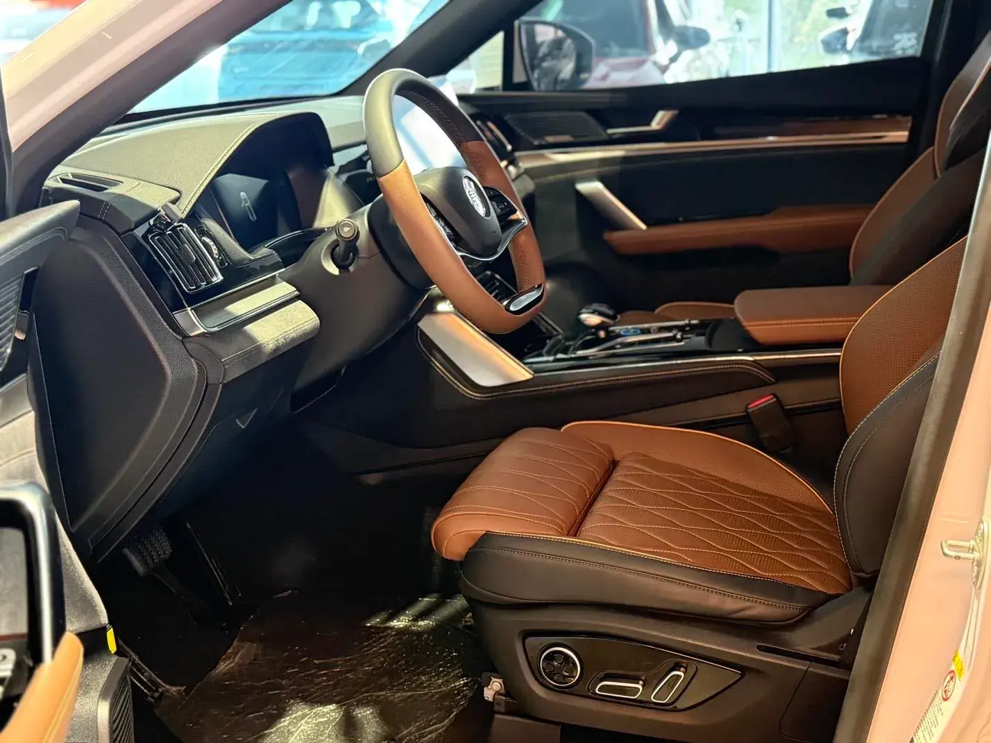 2021 BYD TANG thumbnail 2