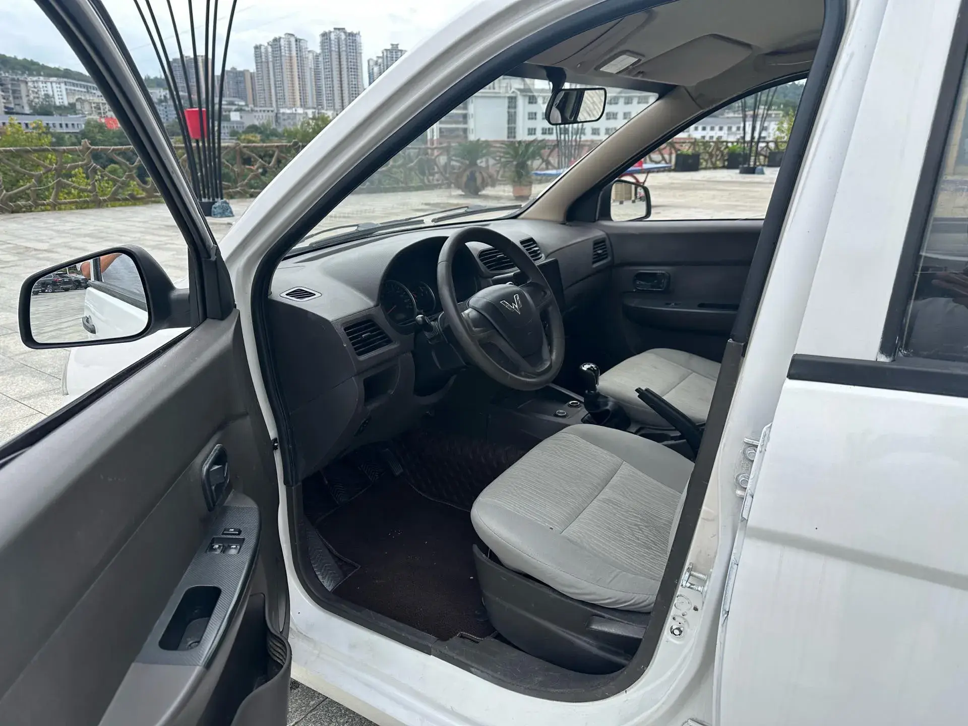 2018 WULING HONGGUANG thumbnail 4