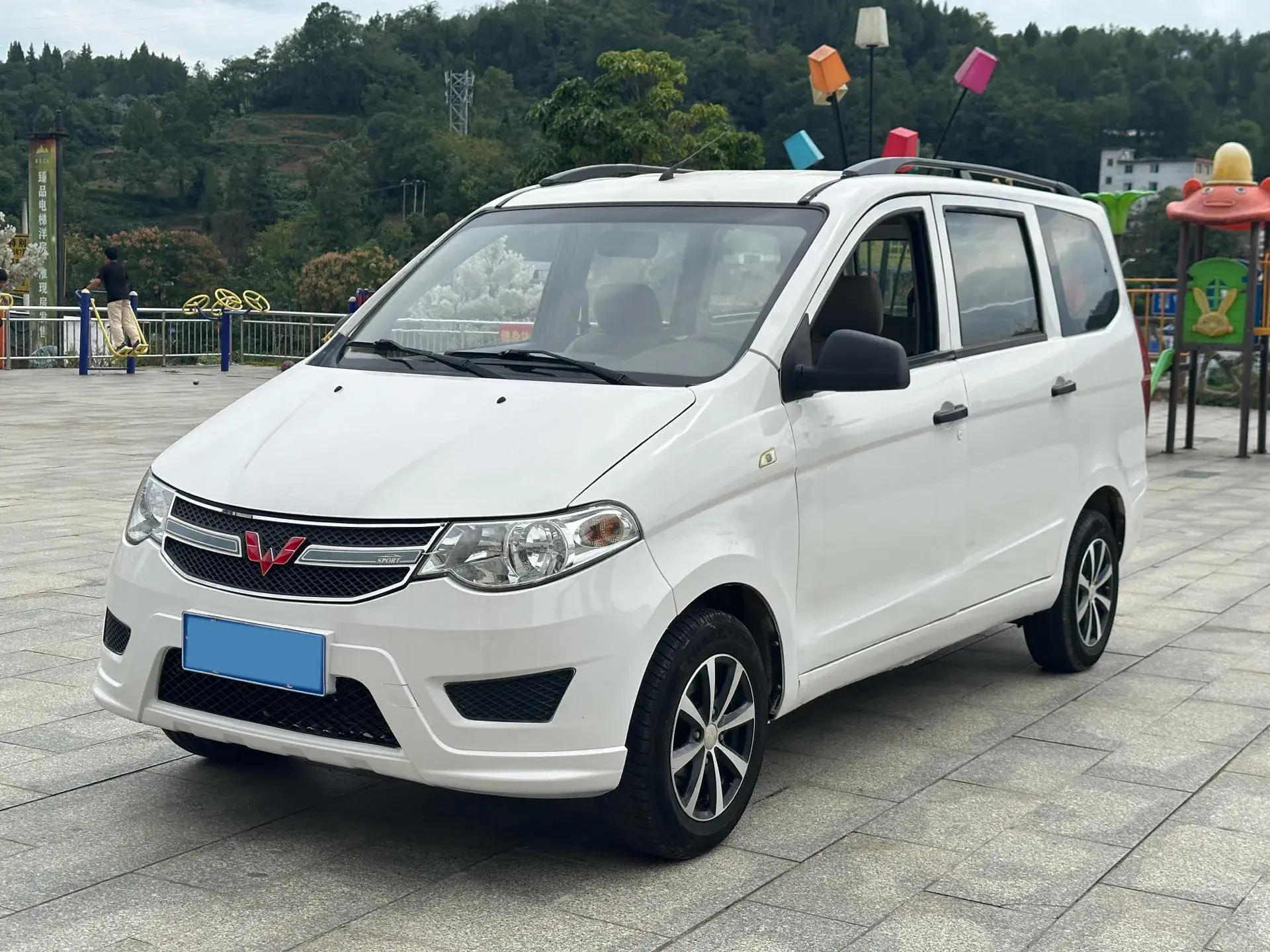 2018 WULING HONGGUANG view 1