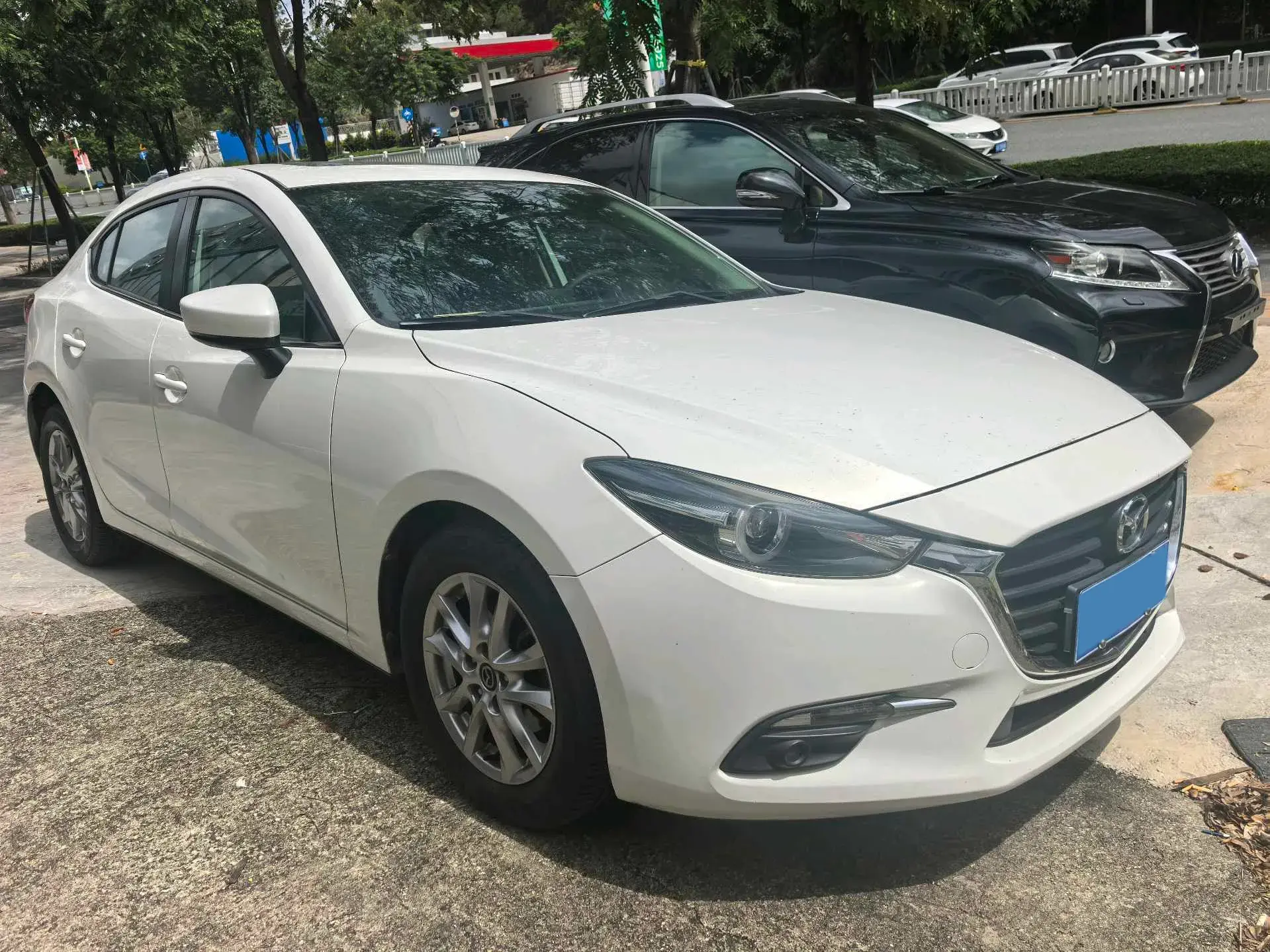 2017 MAZDA 3 thumbnail 3