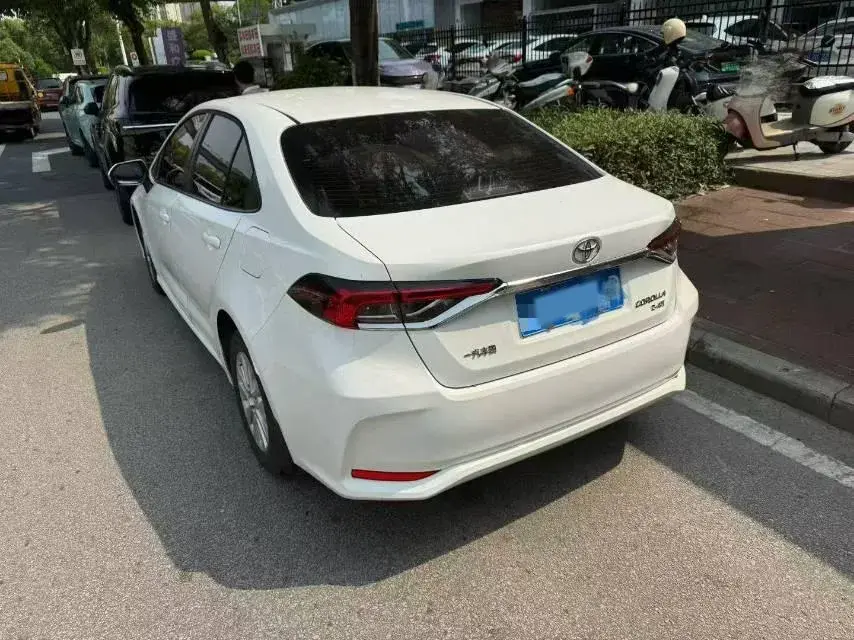 2022 TOYOTA COROLLA thumbnail 3