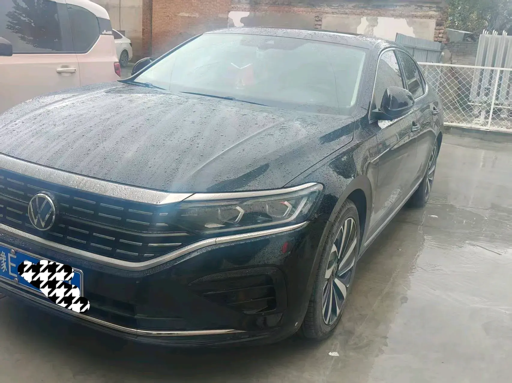 2022 VOLKSWAGEN PASSAT view 1