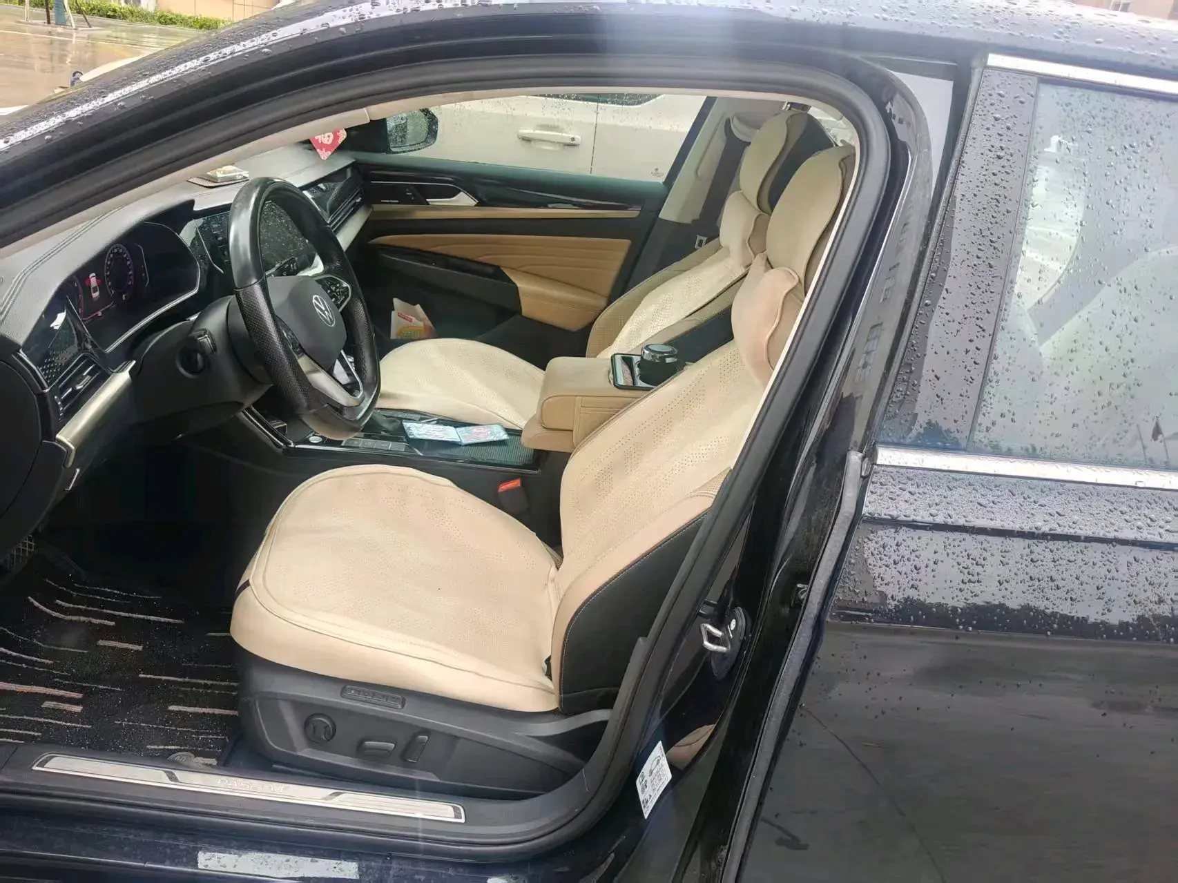 2022 VOLKSWAGEN PASSAT thumbnail 3