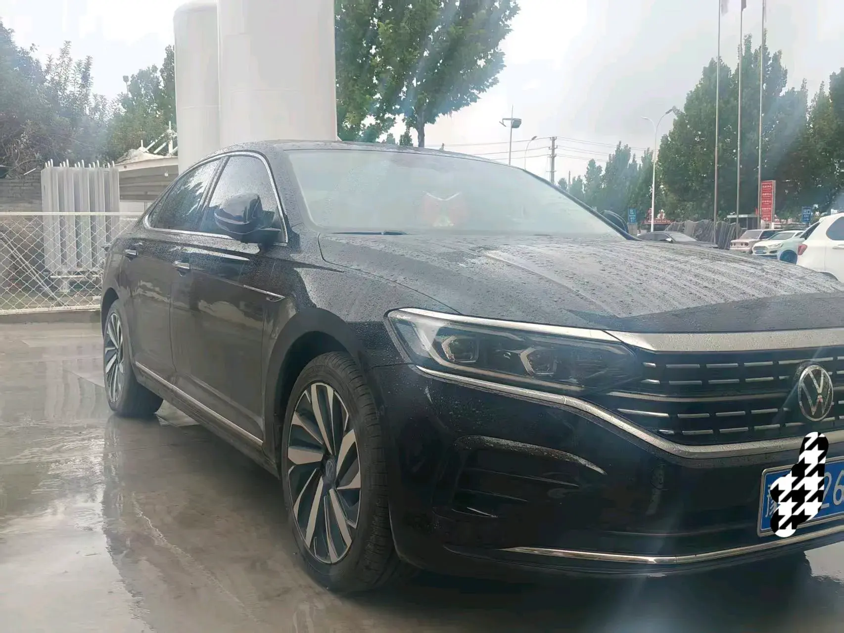 2022 VOLKSWAGEN PASSAT thumbnail 2