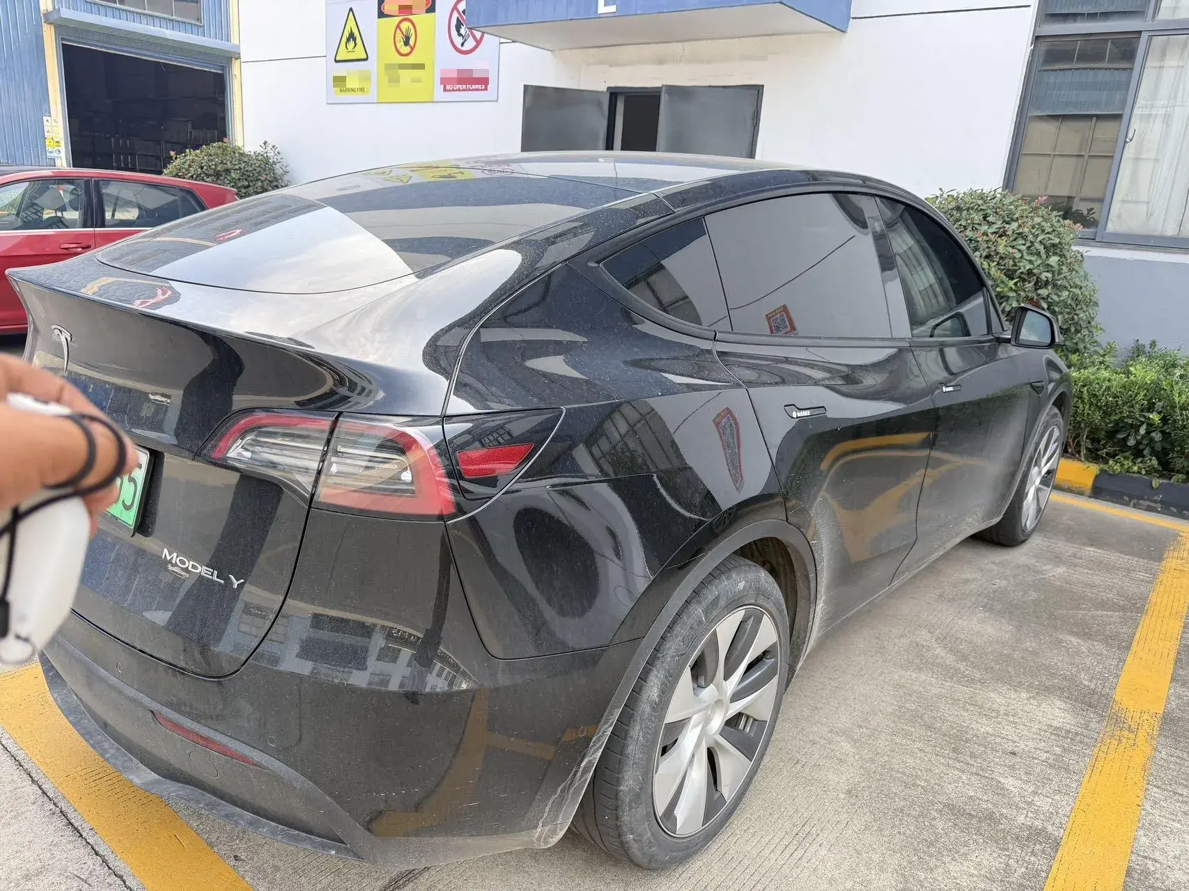 2022 TESLA MODEL thumbnail 3