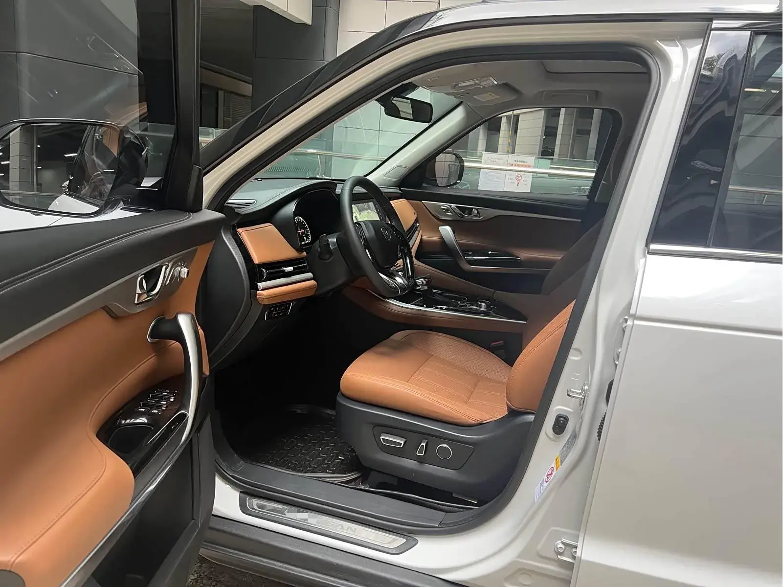 2021 CHANGAN CS95 thumbnail 4