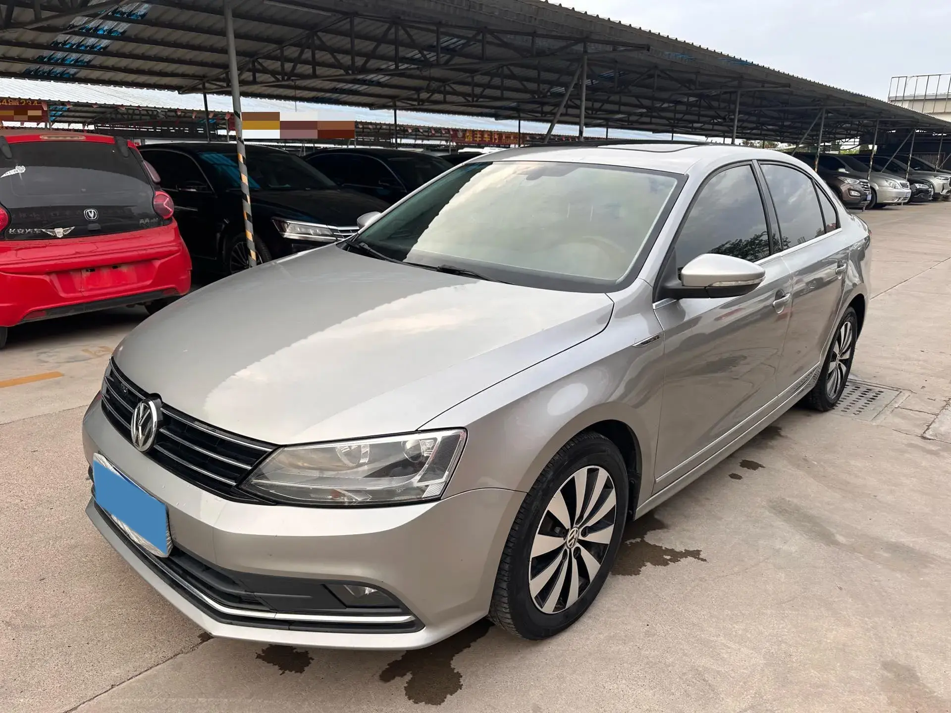 2017 VOLKSWAGEN SAGITAR view 1