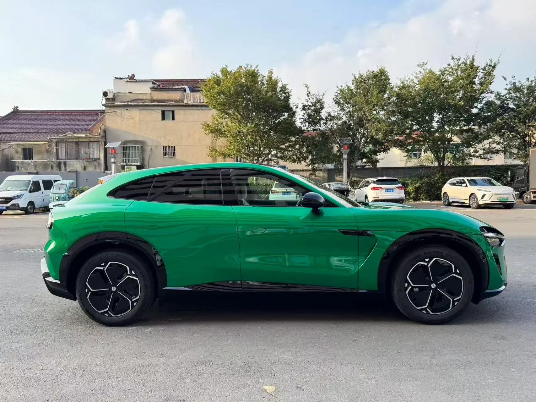 2025 MI YU7 thumbnail 4