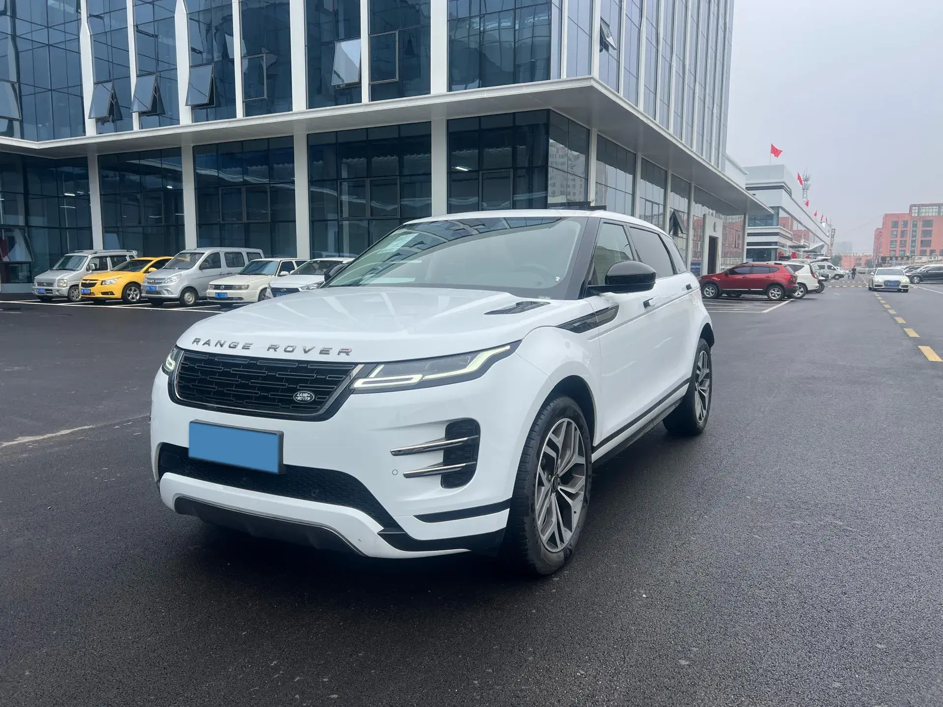 2024 LAND ROVER view 1