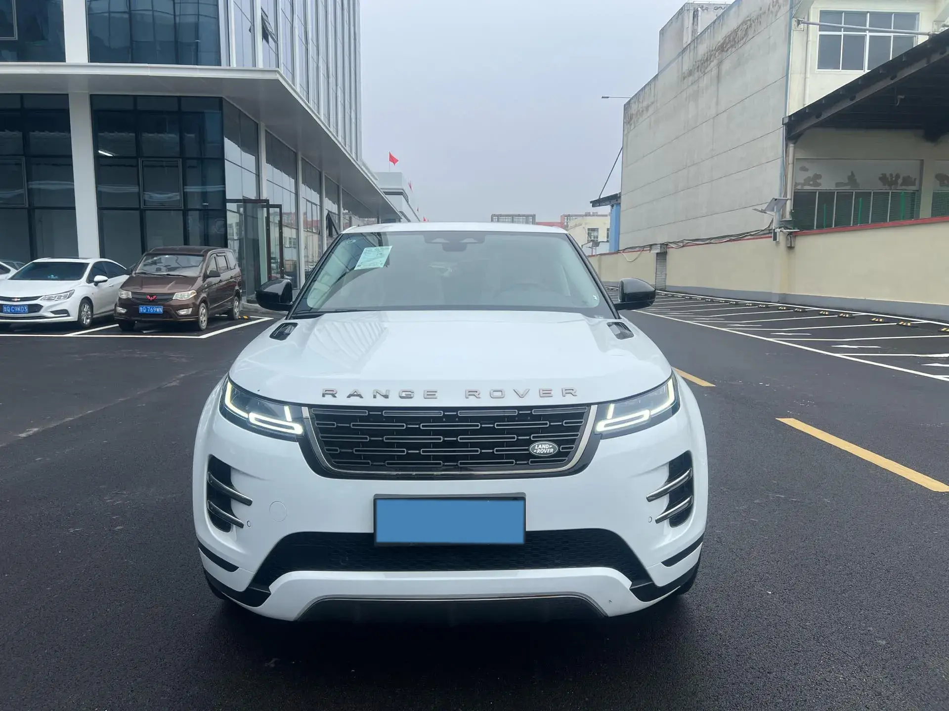 2024 LAND ROVER thumbnail 2