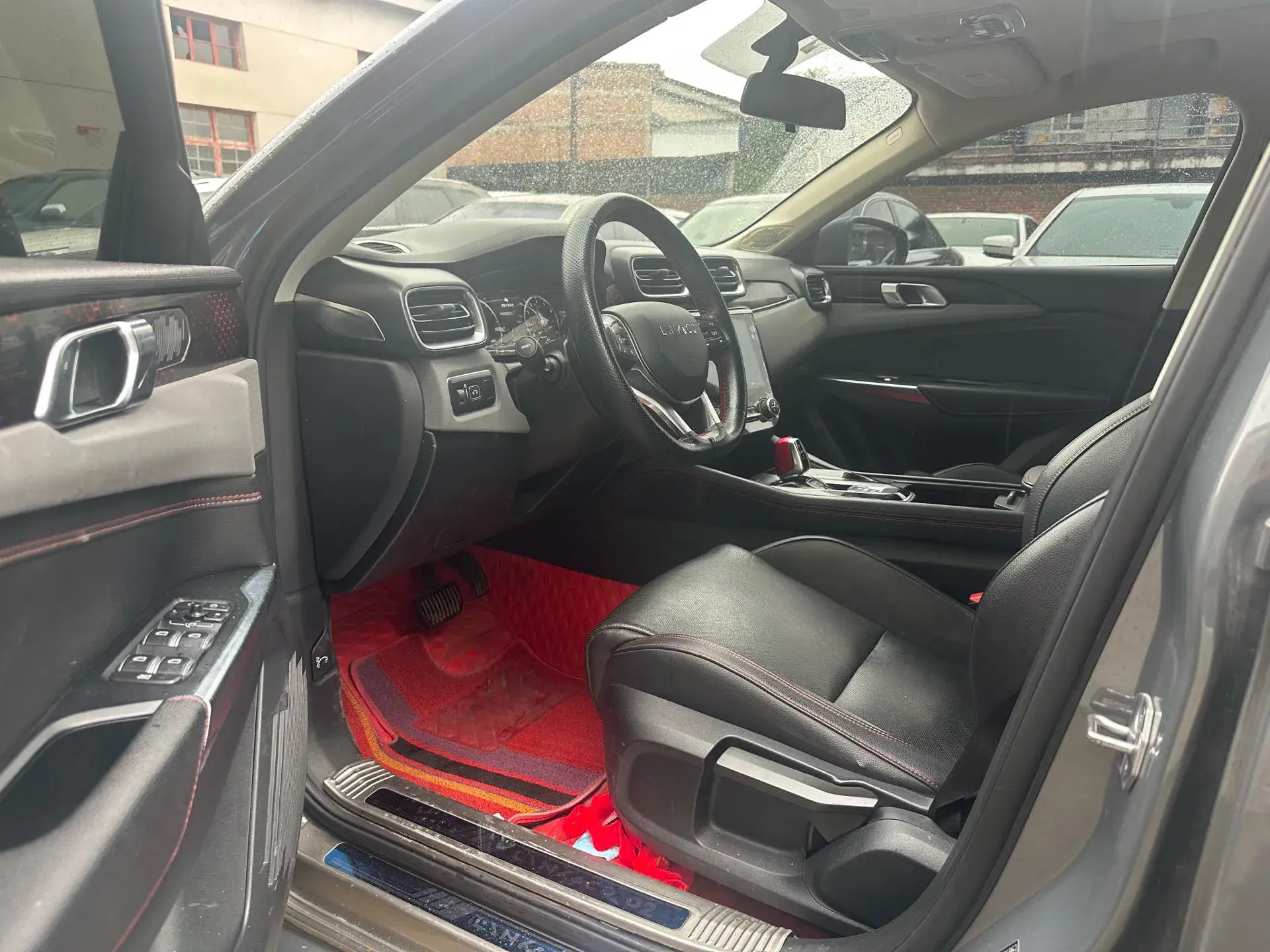 2018 LYNK&CO 02 thumbnail 3