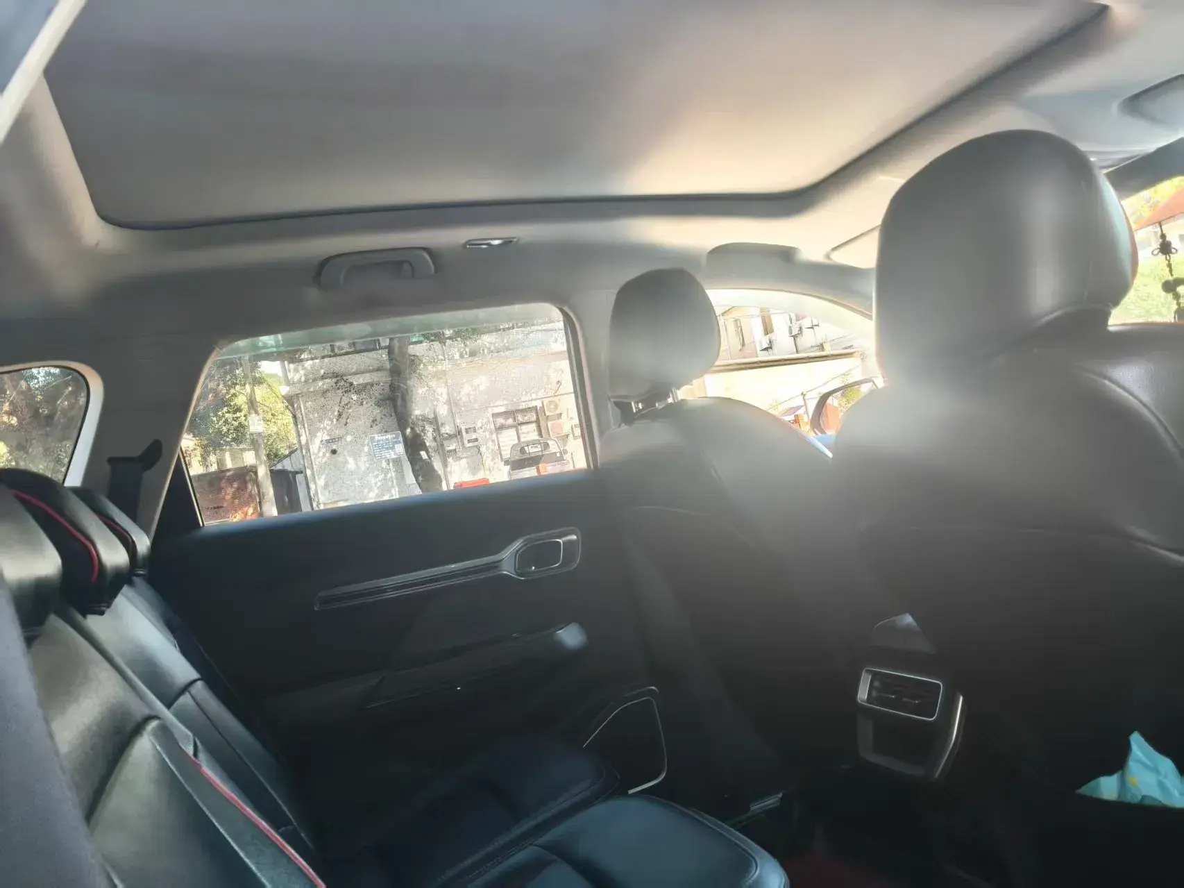 2020 GEELY OKAVANGO thumbnail 2