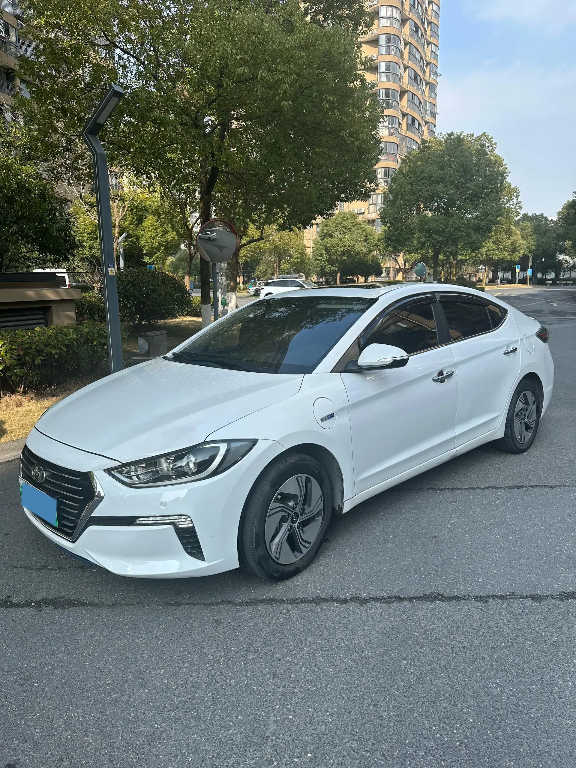 2019 HYUNDAI ELANTRA view 1