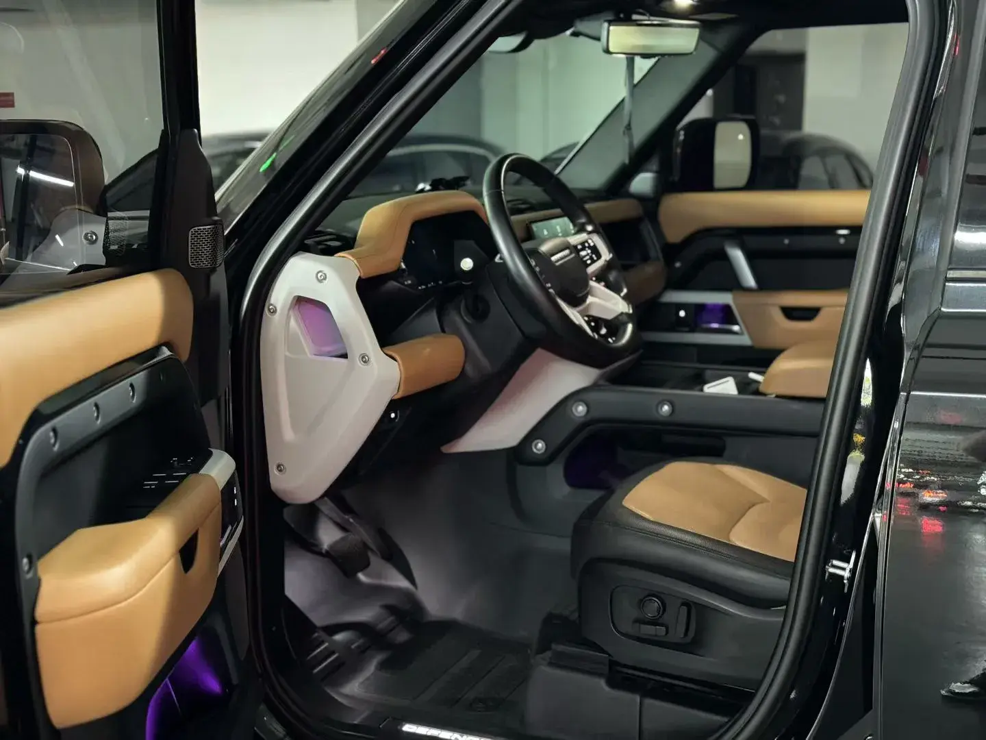 2023 LAND ROVER thumbnail 3