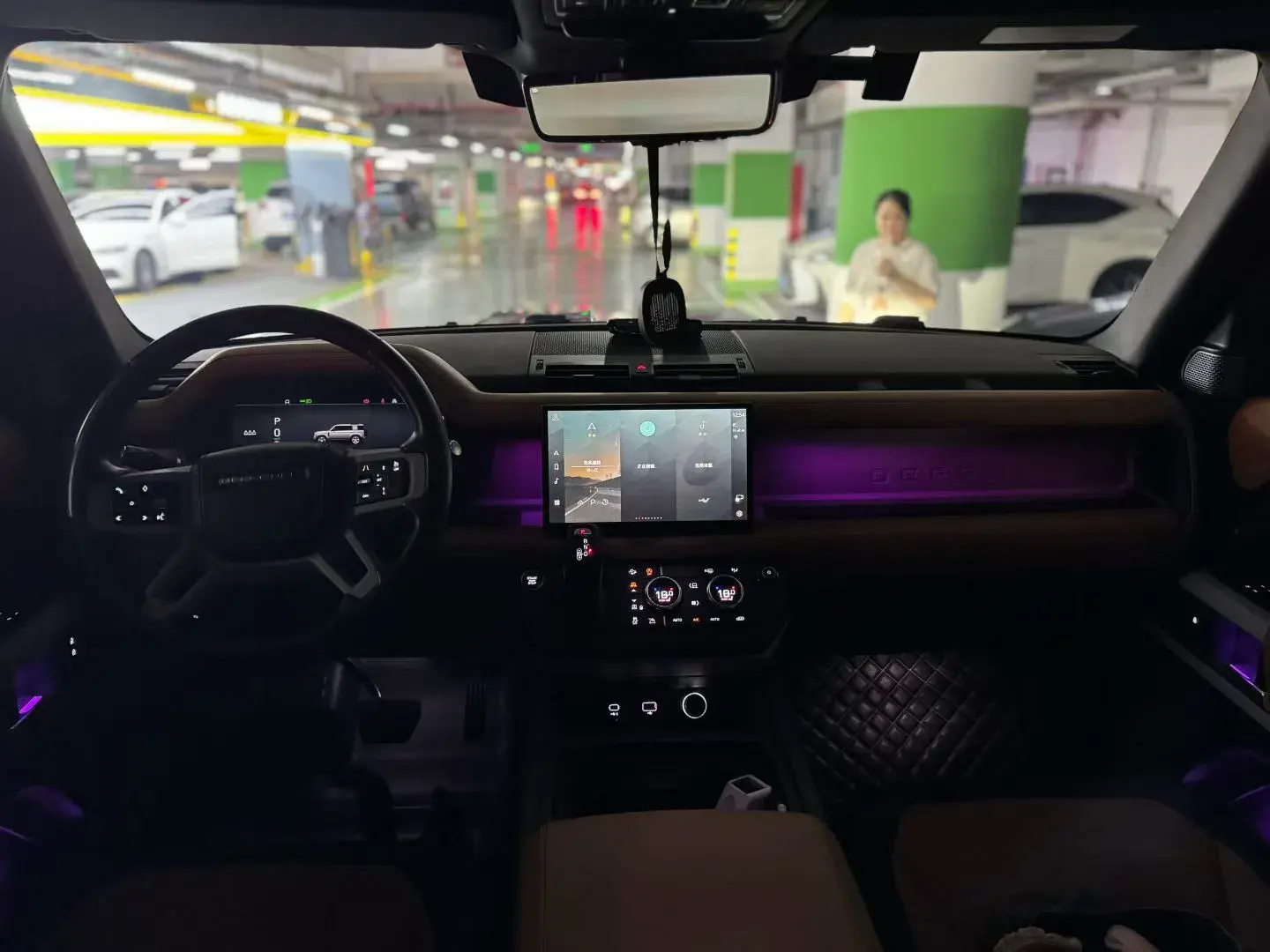 2023 LAND ROVER thumbnail 4