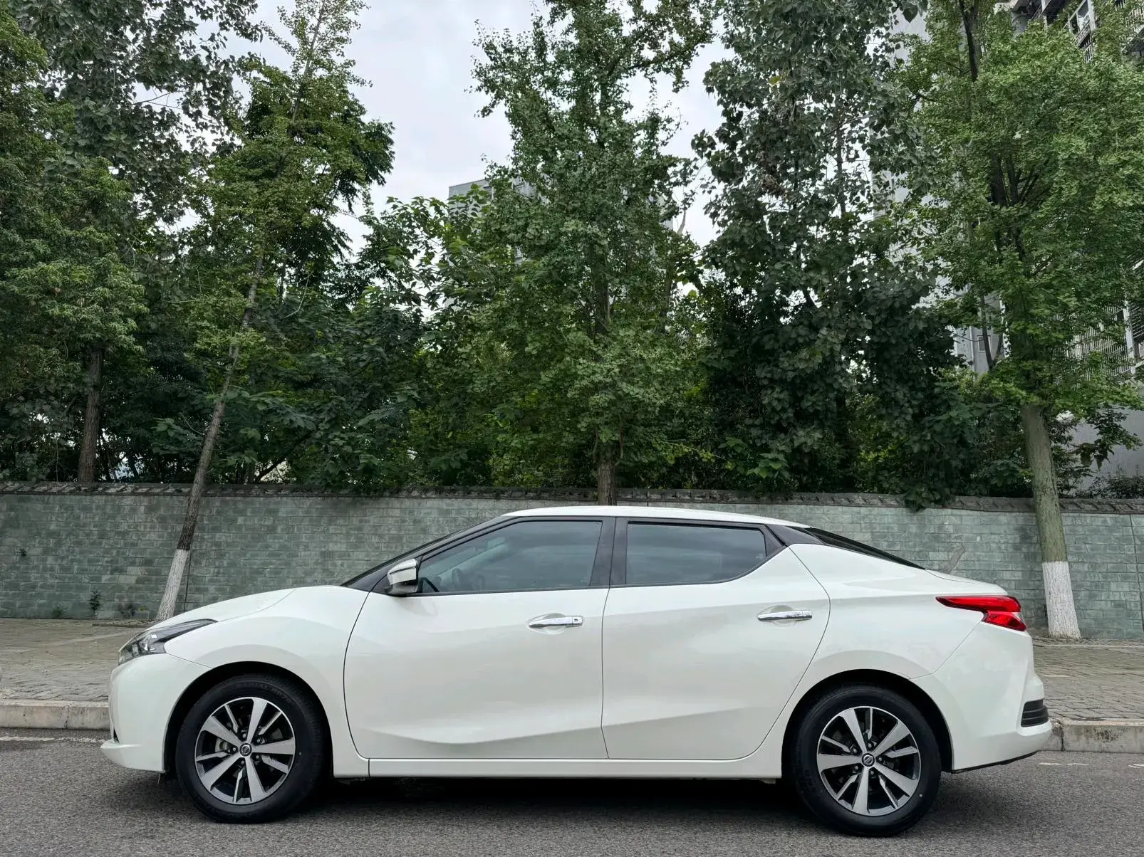 2020 NISSAN BLUEBIRD thumbnail 3