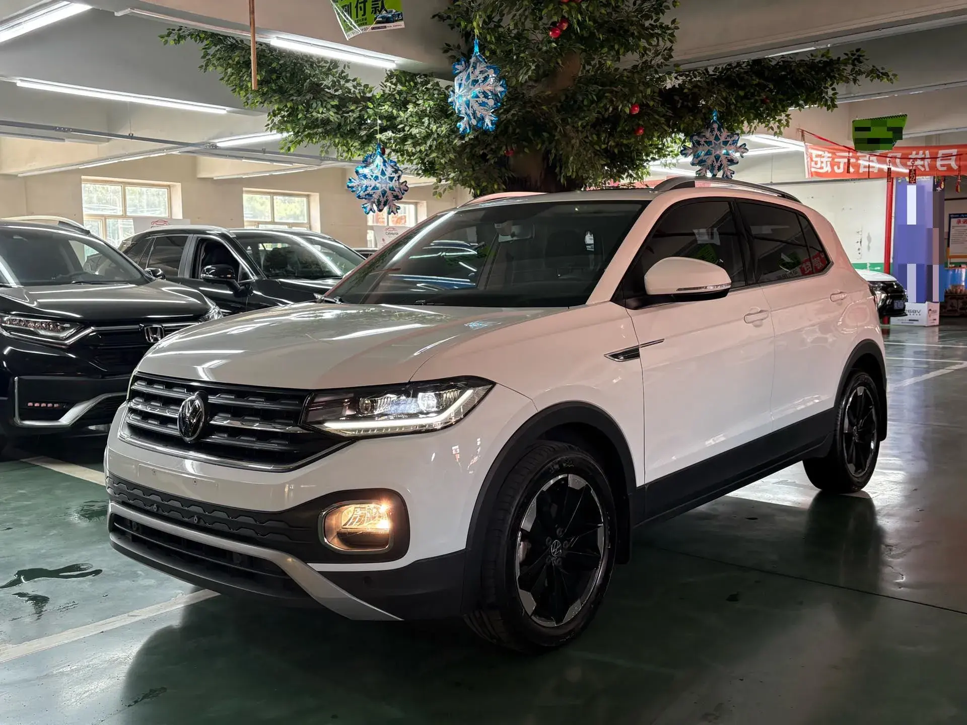 2021 VOLKSWAGEN TACQUA view 1