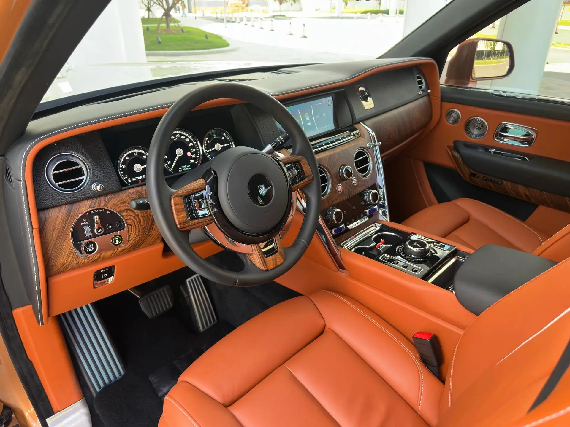 2018 ROLLS-ROYCE CULLINAN thumbnail 3