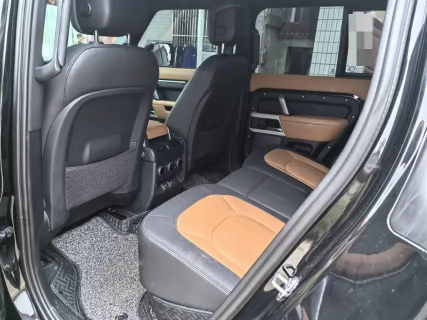 2023 LAND ROVER thumbnail 4