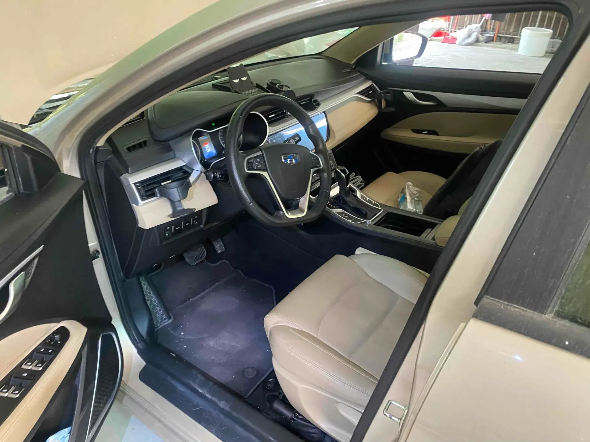 2018 GEELY EMGRAND thumbnail 3