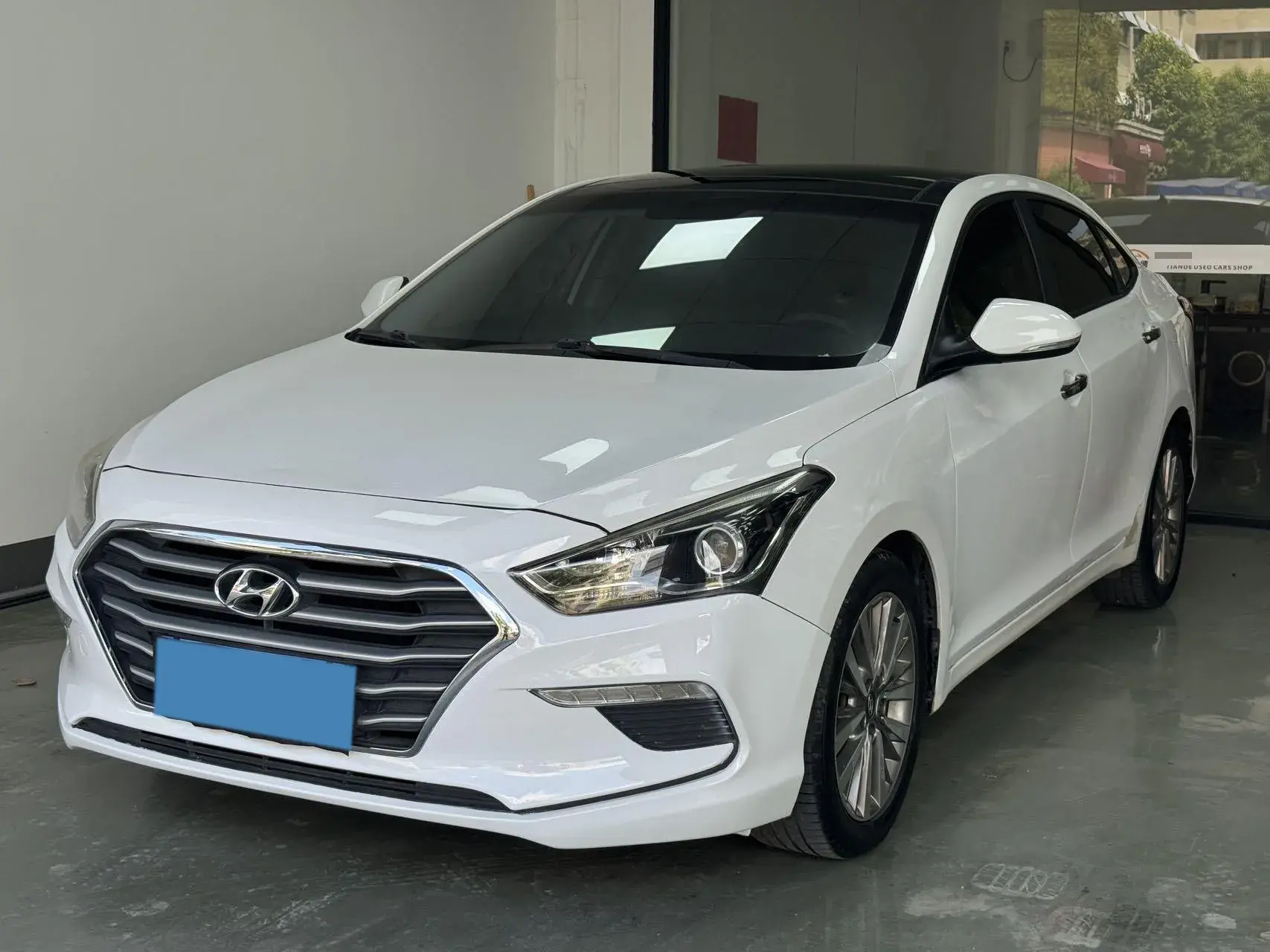 2017 HYUNDAI MISTRA view 1
