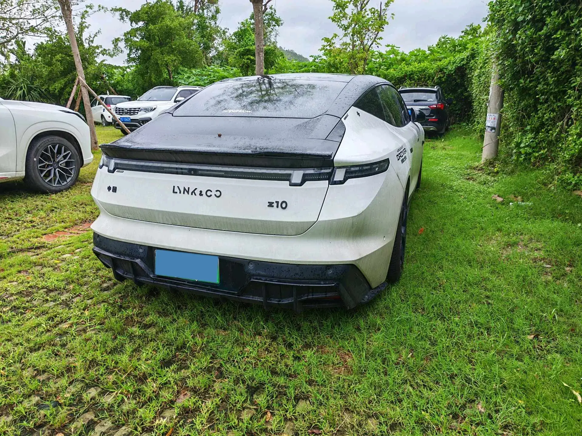 2025 LYNK&CO Z10 thumbnail 3