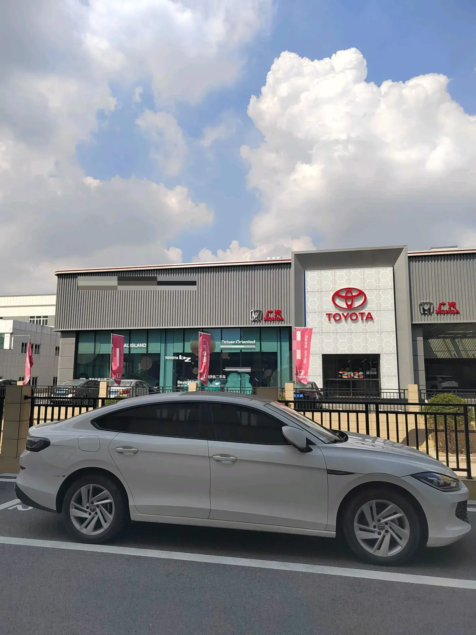 2022 VOLKSWAGEN LAMANDO thumbnail 3