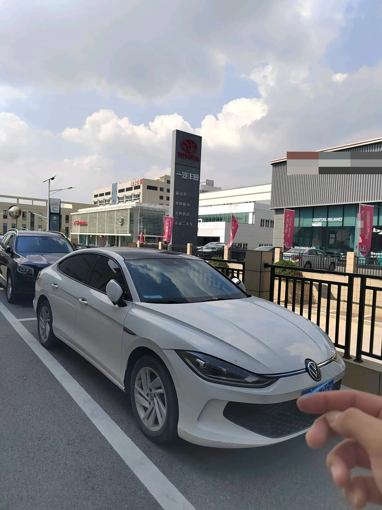 2022 VOLKSWAGEN LAMANDO thumbnail 2