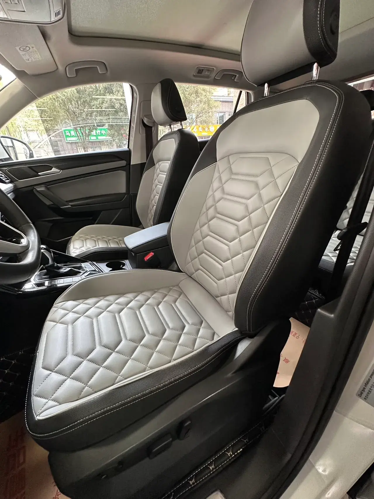 2024 VOLKSWAGEN TAYRON thumbnail 4