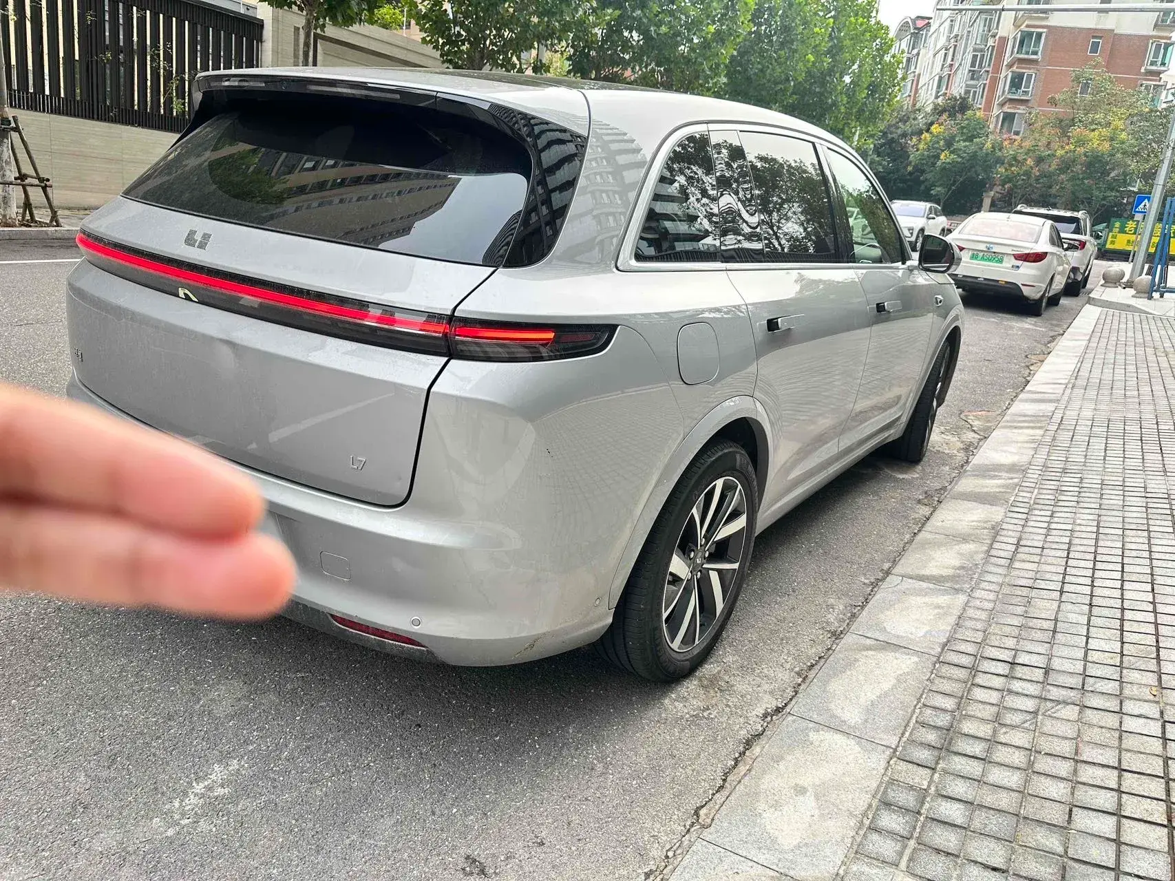 2023 LI L7 thumbnail 2