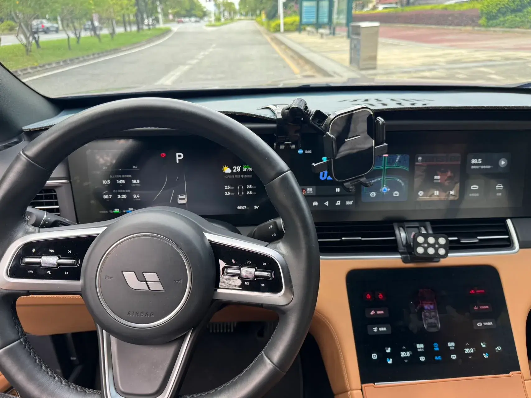 2021 LI ONE thumbnail 4